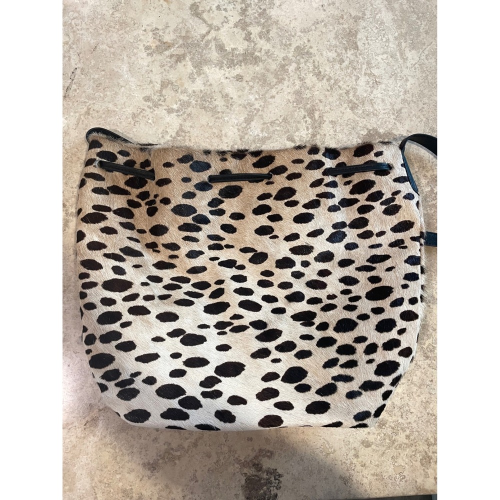 PRIME CUT Ana Leopard Bucket Drawstring Shoulder Bag - Picture 5 of 5